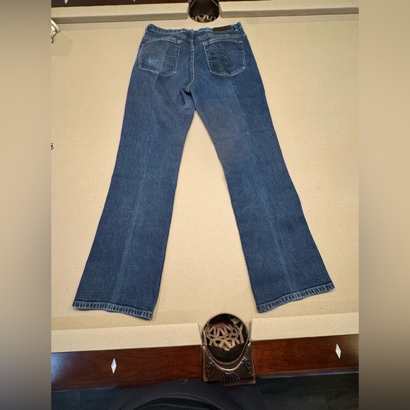 Classic Blue Women's Jeans - Picture 2 of 6